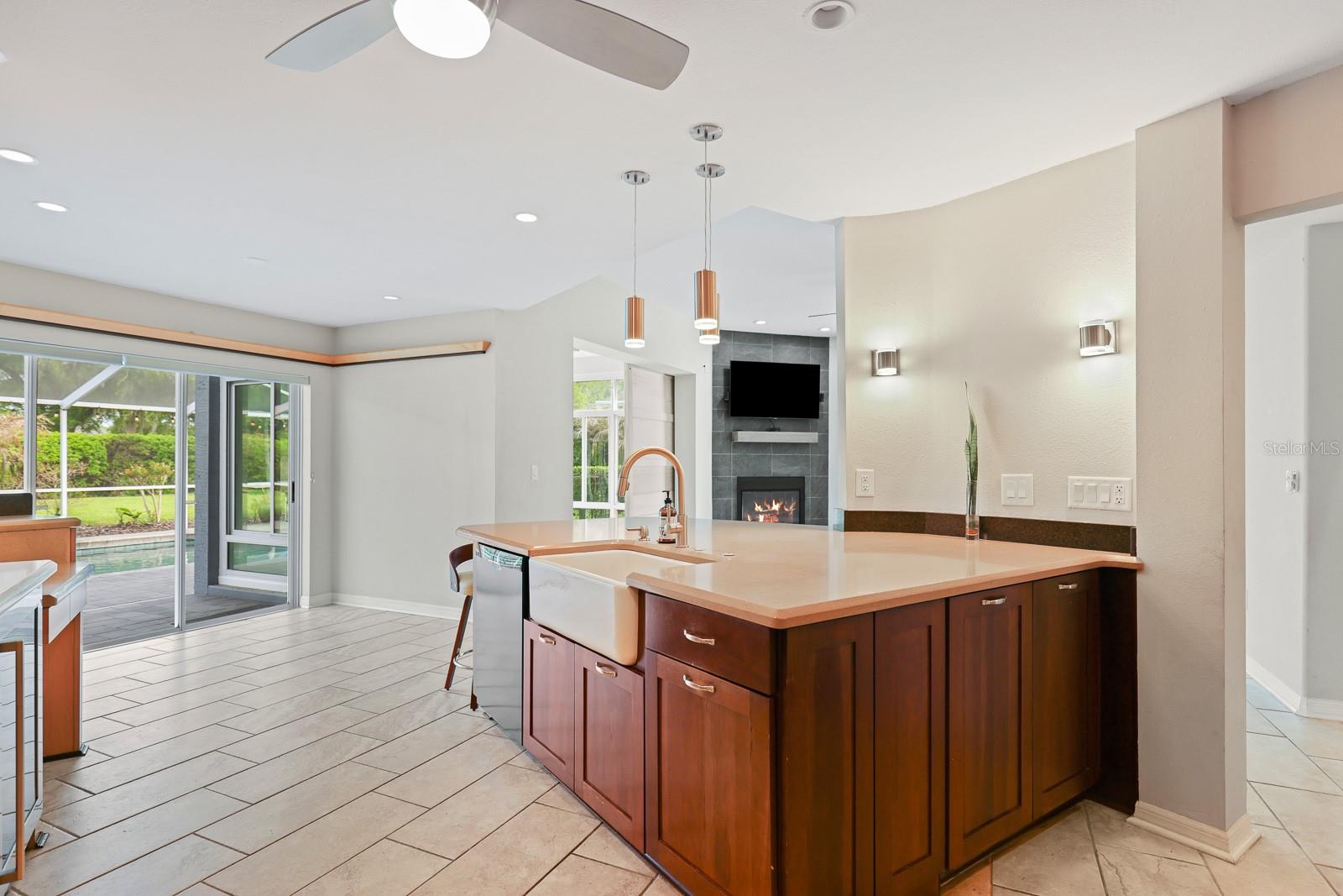 RIVER HILLS COUNTRY CLUB PARCE - Residential