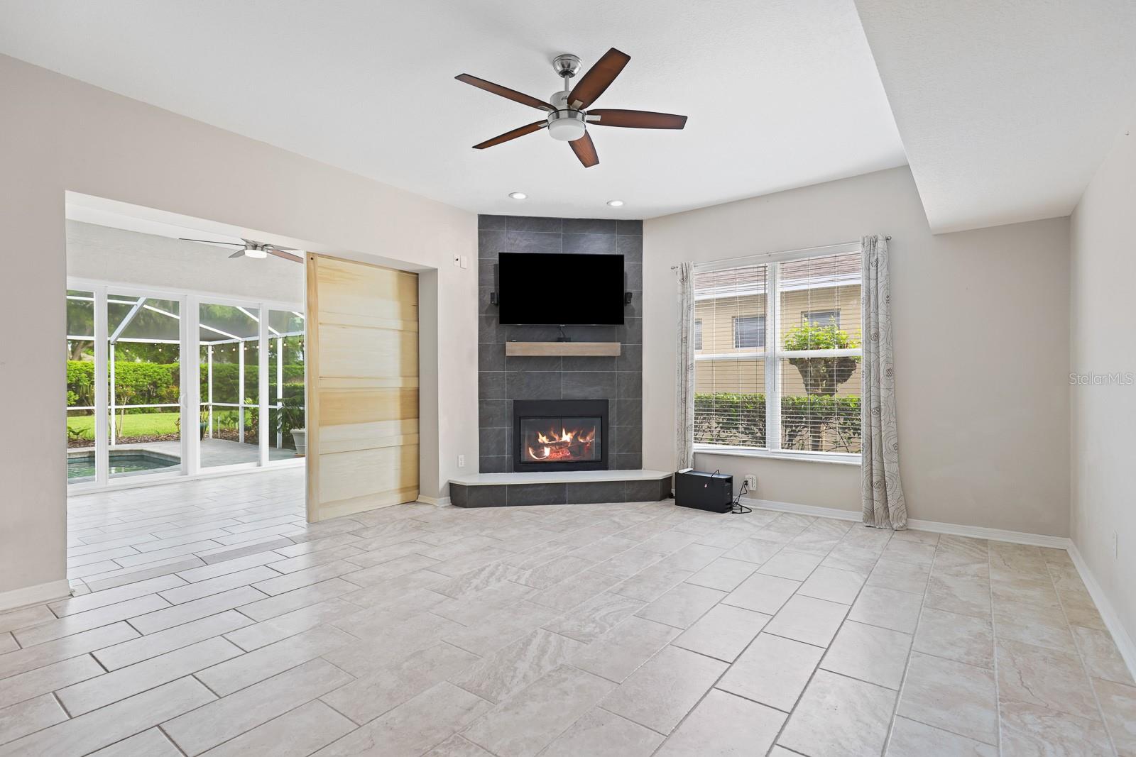 RIVER HILLS COUNTRY CLUB PARCE - Residential