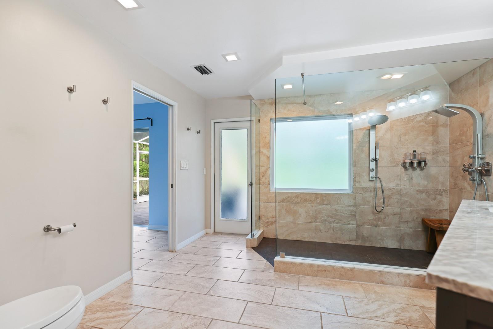 RIVER HILLS COUNTRY CLUB PARCE - Residential