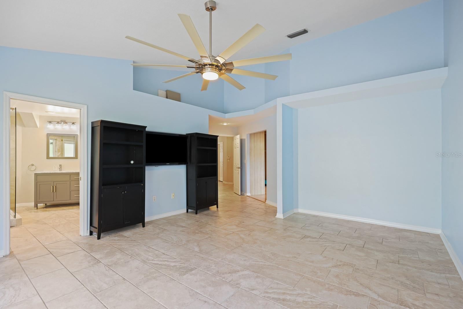 RIVER HILLS COUNTRY CLUB PARCE - Residential