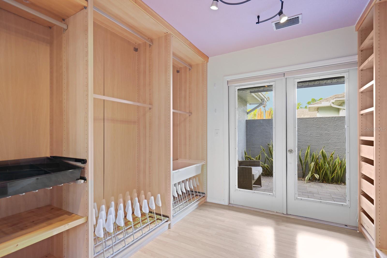 RIVER HILLS COUNTRY CLUB PARCE - Residential