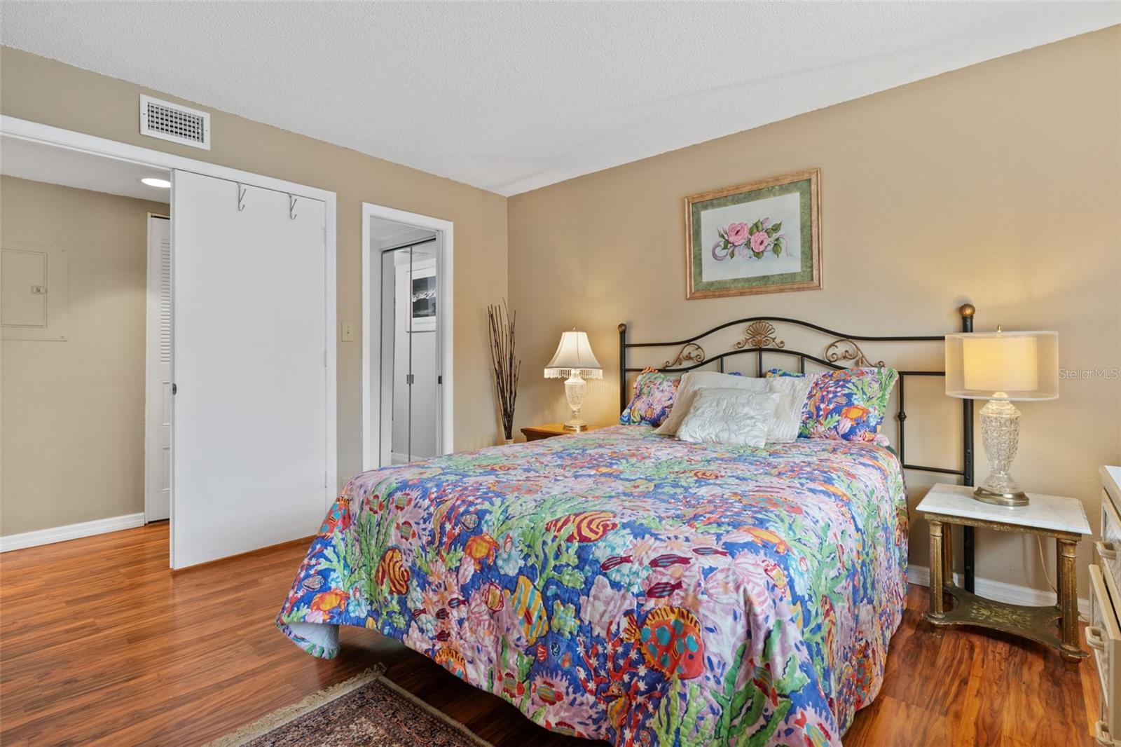 OAKS 03 - Residential