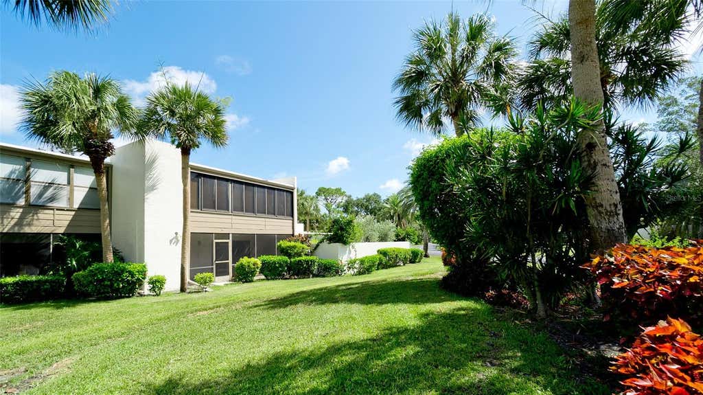 Photo of 507 Lakeside Drive #507, Bradenton, FL 34210 (MLS # A4697167)