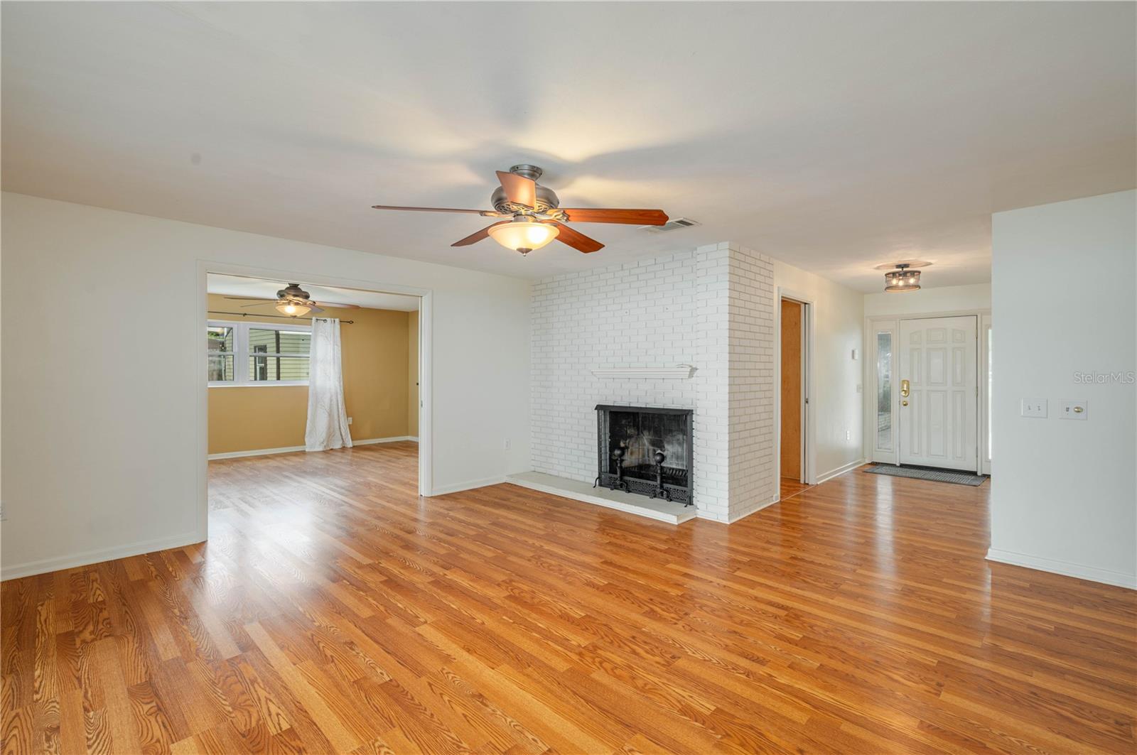 18 AQUALANE DRIVE