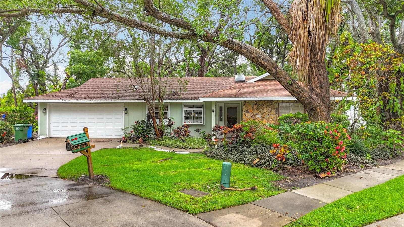 6901 ARBOR OAKS COURT