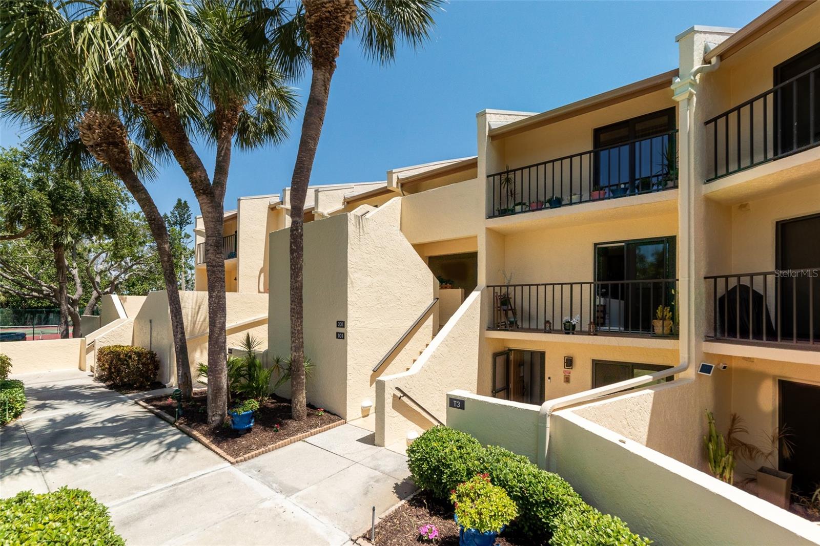 7500 SUNSHINE SKYWAY LANE S 201