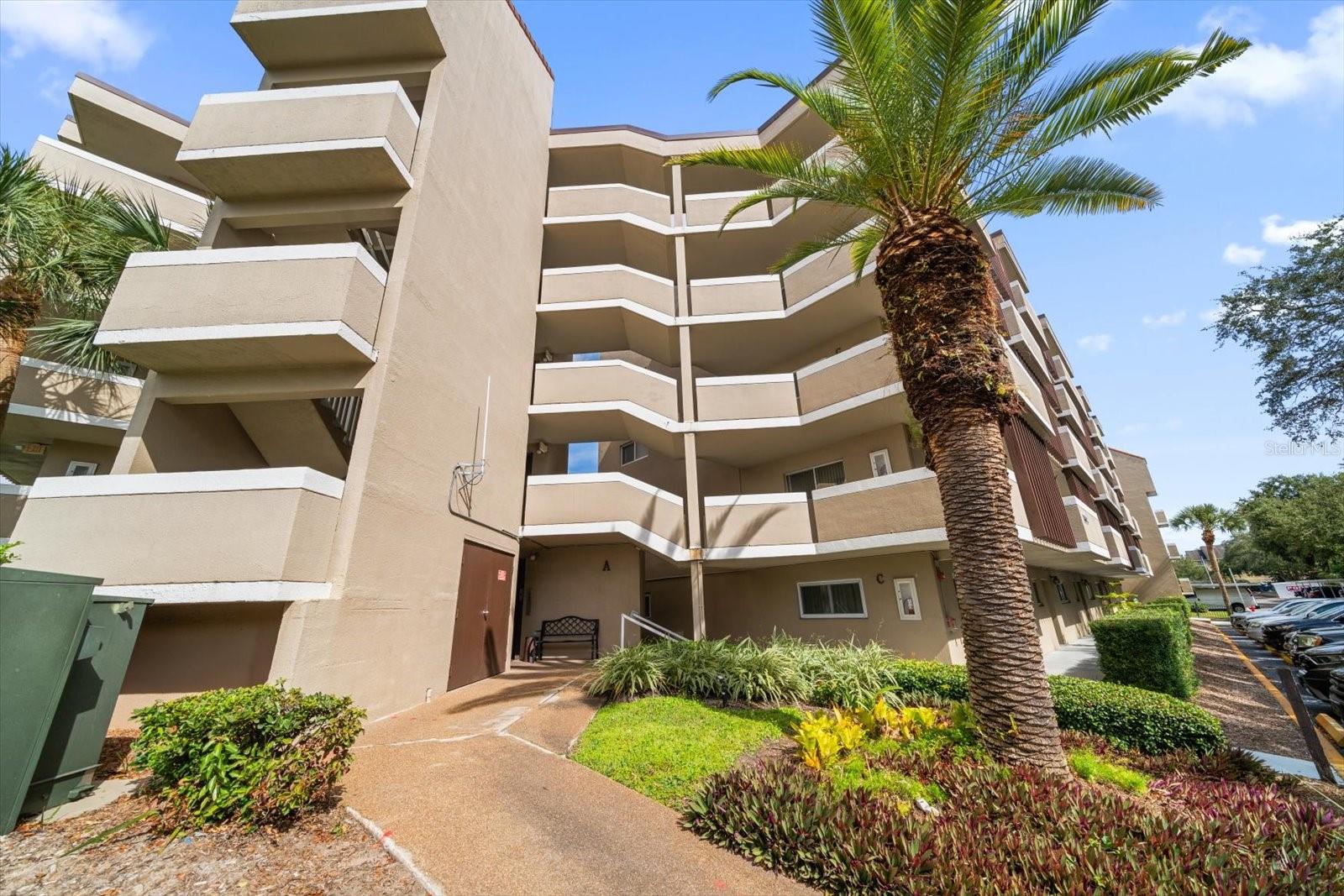 SUNSHINE TOWERS APT RESIDENCES - Residential