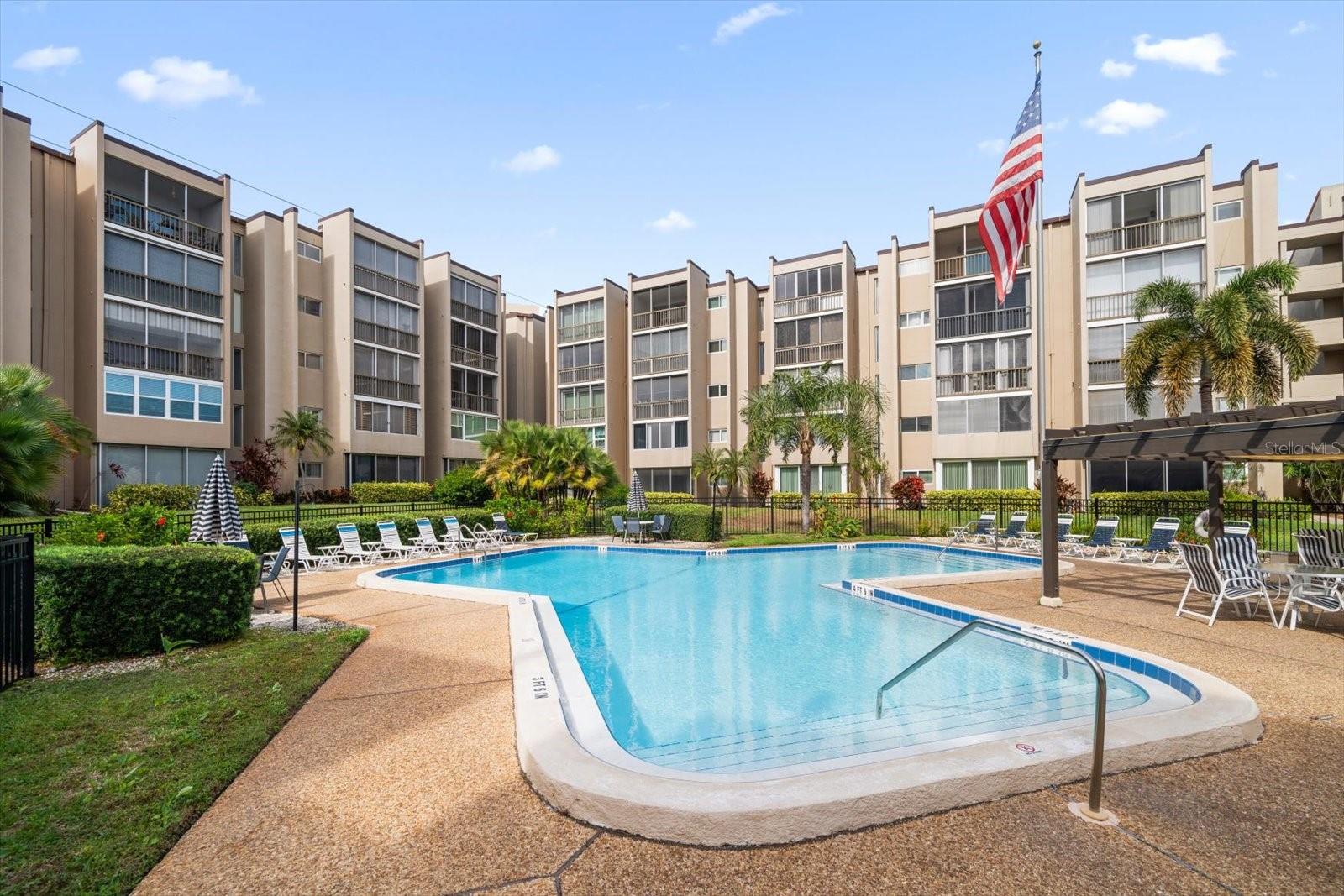 SUNSHINE TOWERS APT RESIDENCES - Residential