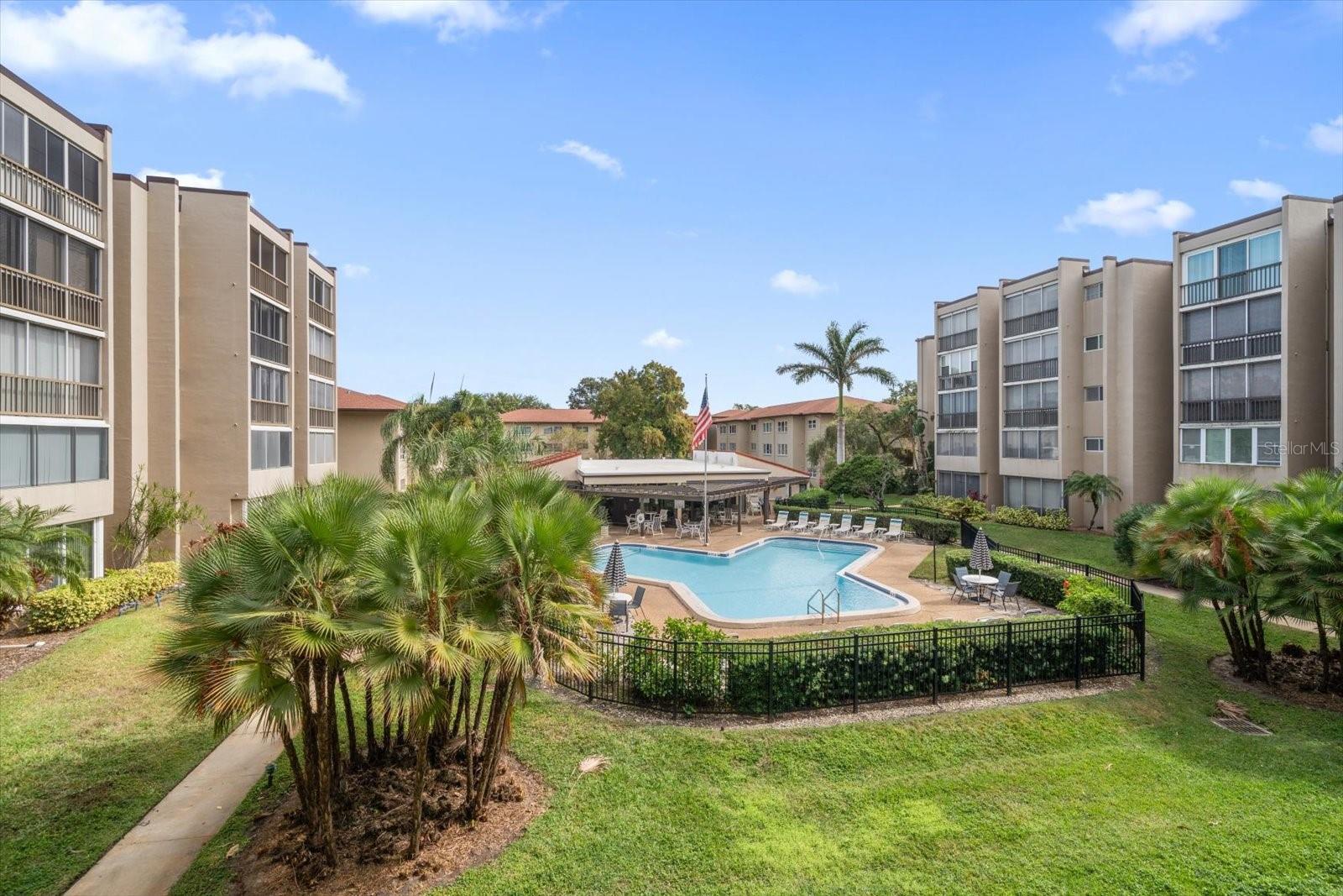 SUNSHINE TOWERS APT RESIDENCES - Residential