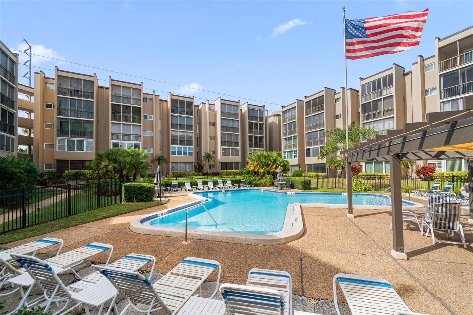 SUNSHINE TOWERS APT RESIDENCES - Residential