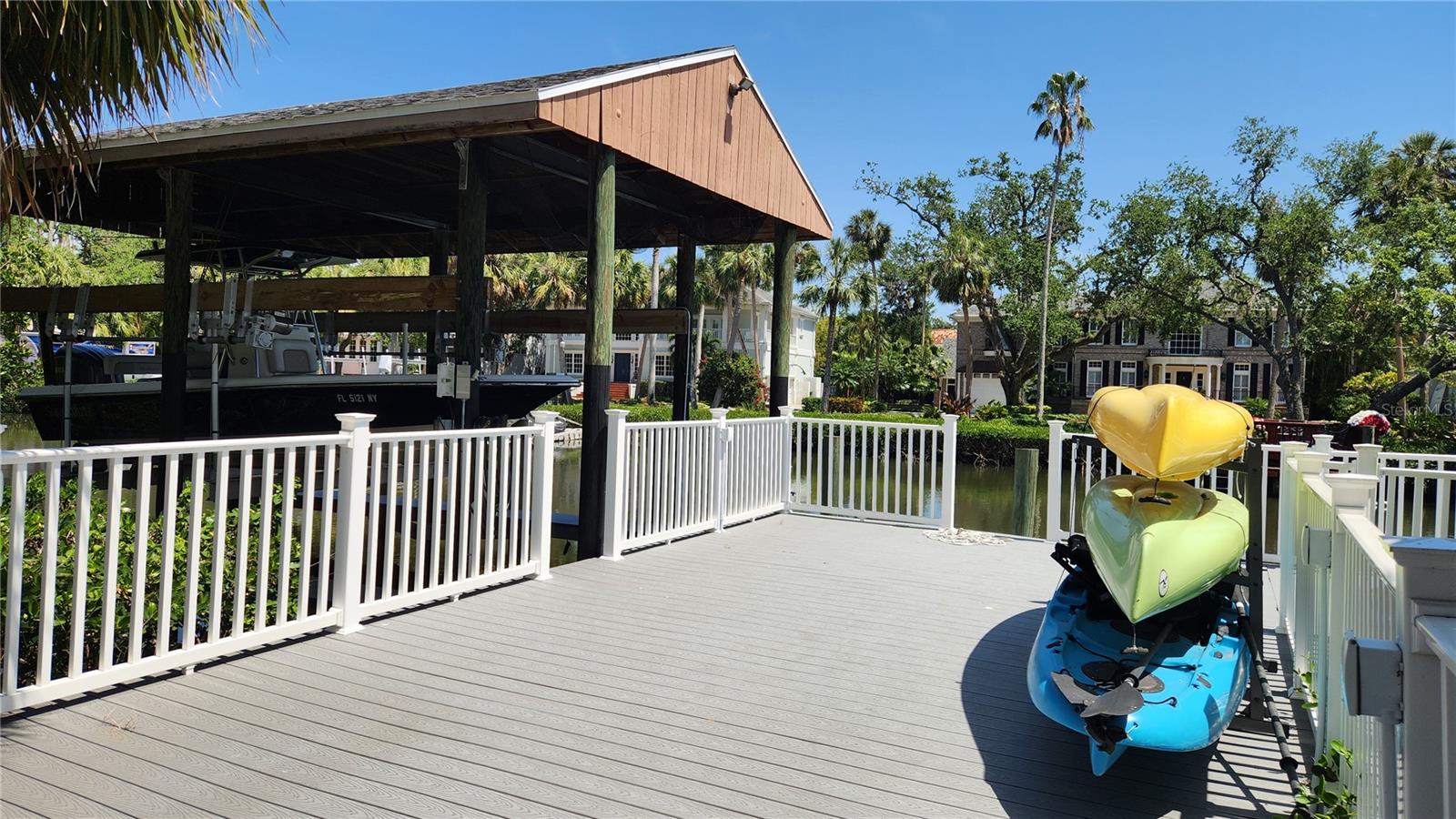 BEACH PARK - Land
