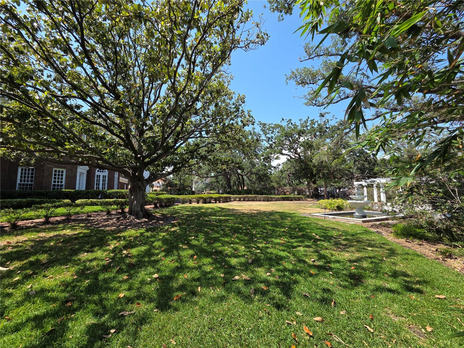 BEACH PARK - Land