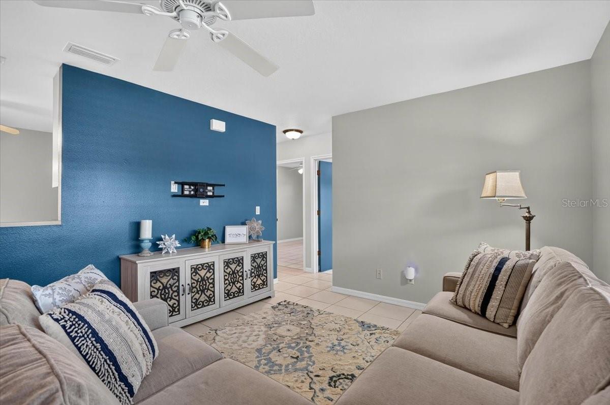 879 E SEMINOLE DRIVE