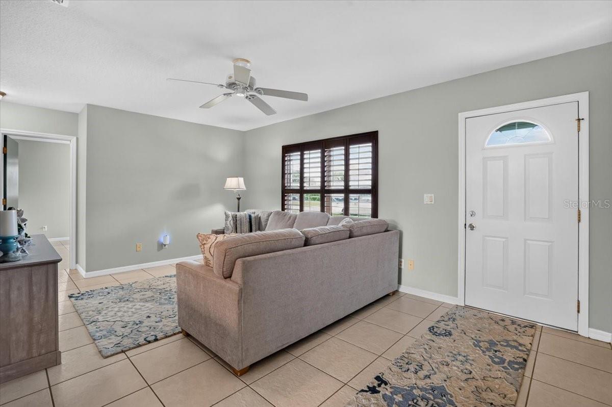 879 E SEMINOLE DRIVE