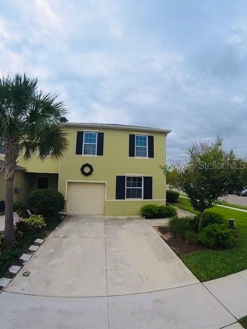 Photo of 403 Arbor Lakes Drive, Davenport, FL 33896 (MLS # S5128941)
