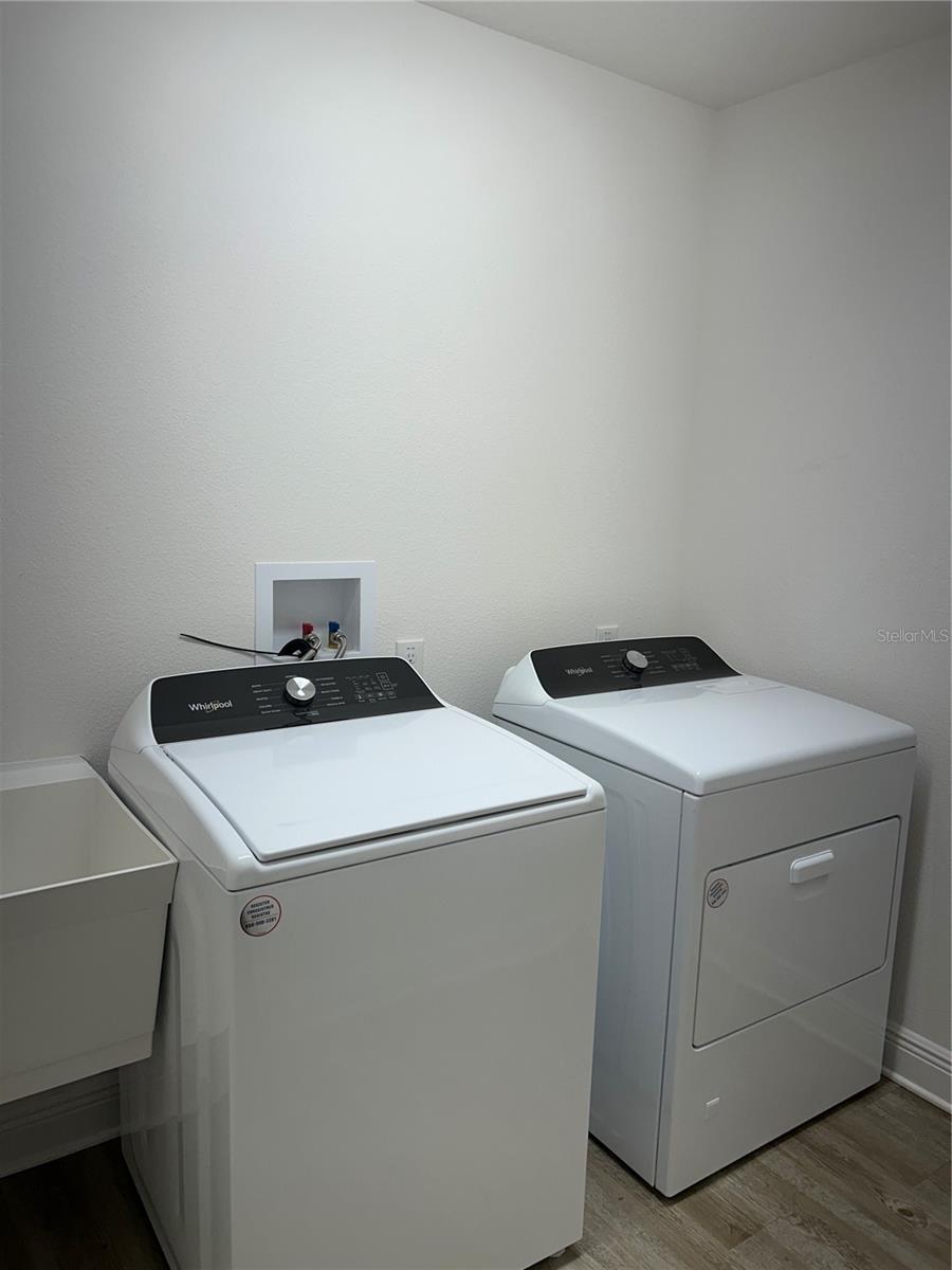 VILLAGES/WEST LAKE UN #59 - Residential Lease