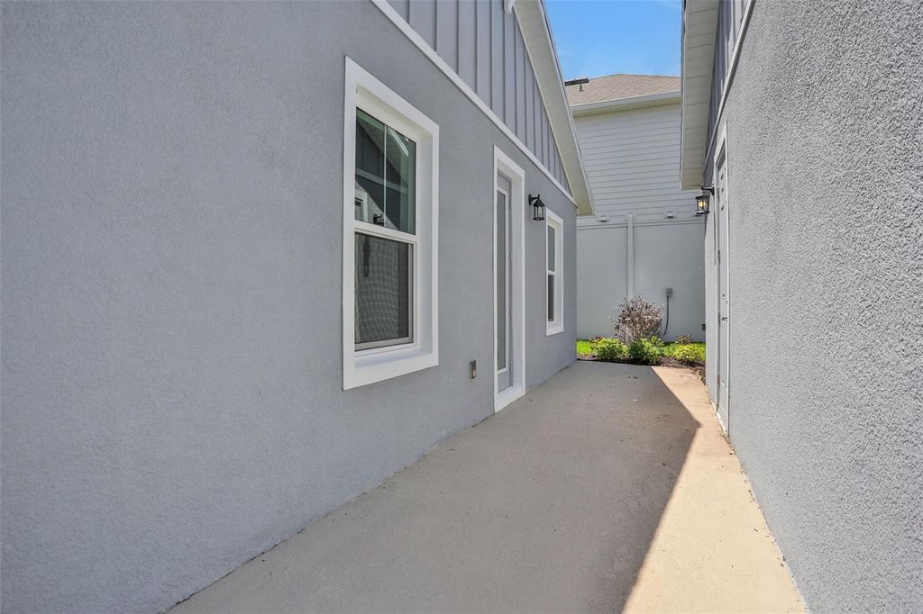 Photo of 9035 Duany Lane, Sarasota, FL 34240 (MLS # G5098941)
