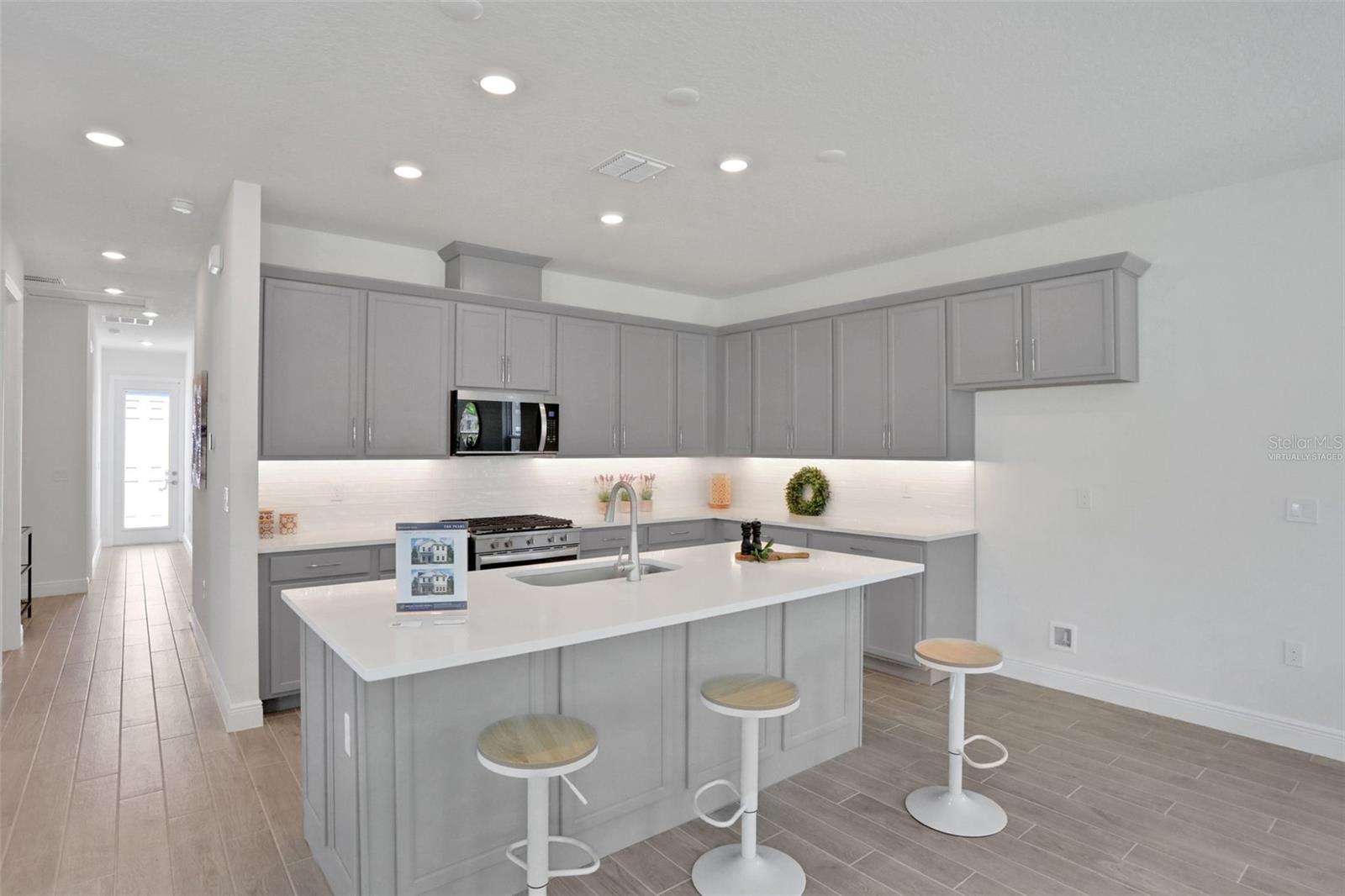 BUNGALOW WALK LAKEWOOD RANCH NEIGHBORHOOD - Residential