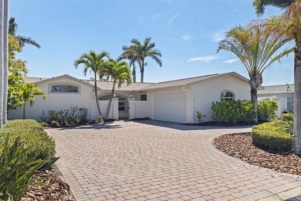 11225 4TH ST E, TREASURE ISLAND, FL 33706 - Image 05e787158fd8d0f5fd074d83fe2f944c/2088294751