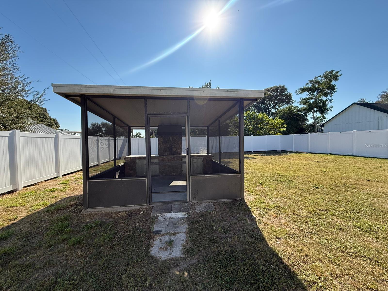 WEEKS D P RESUB - Residential