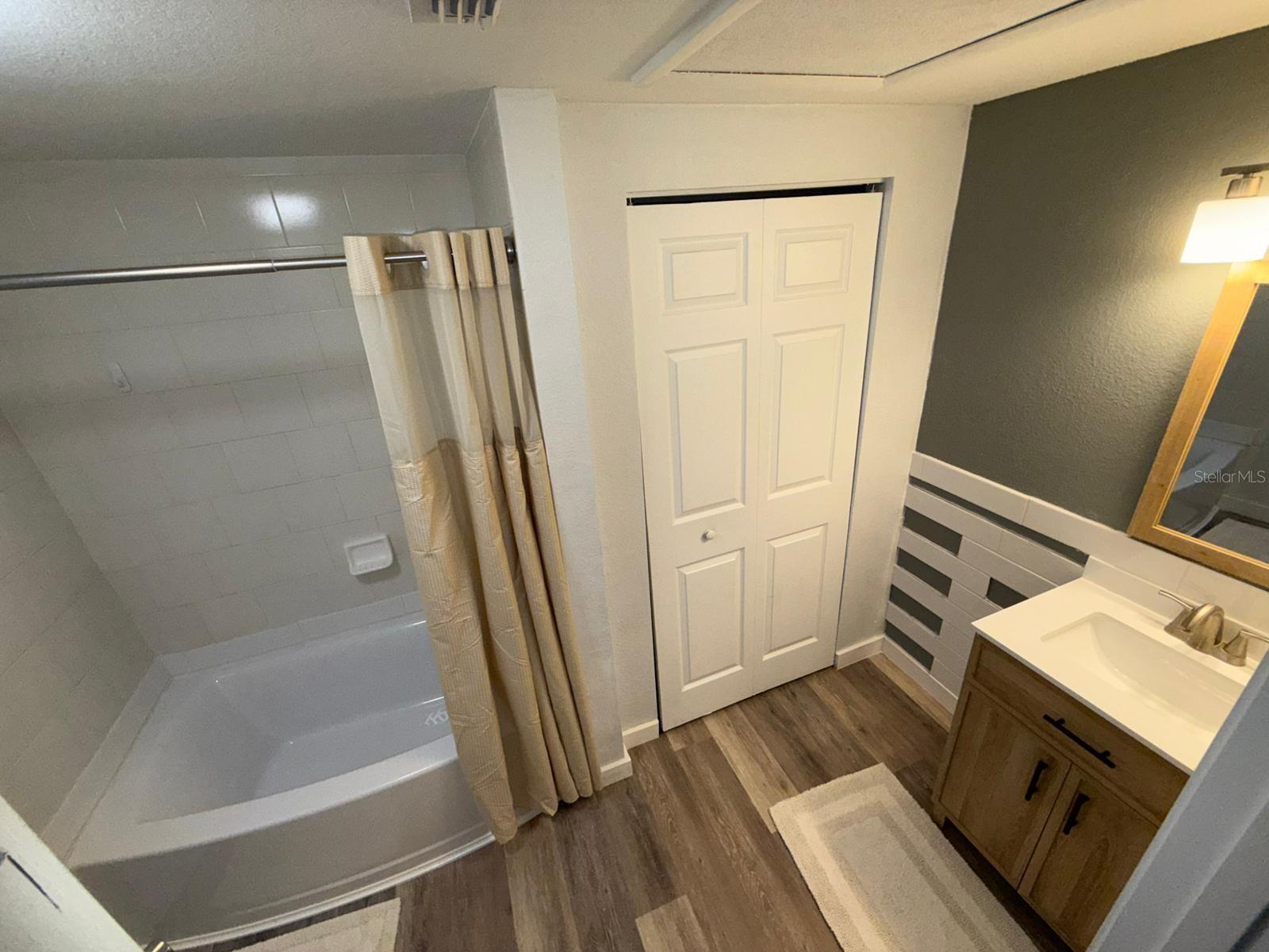 WEEKS D P RESUB - Residential