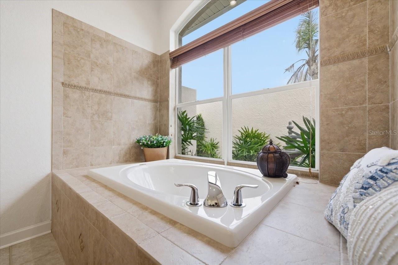 SILVERTHORN PH 2A LOT 15 - Residential