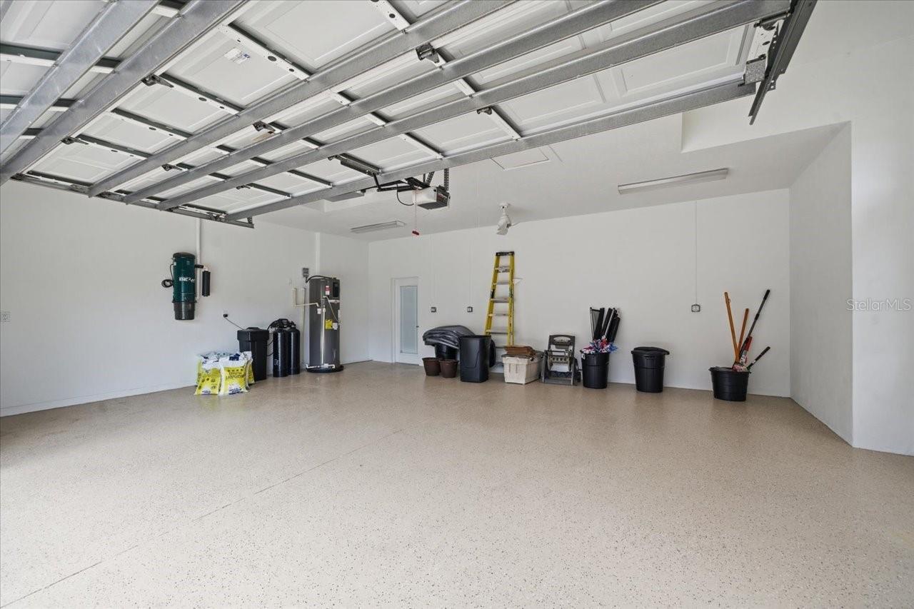 SILVERTHORN PH 2A LOT 15 - Residential