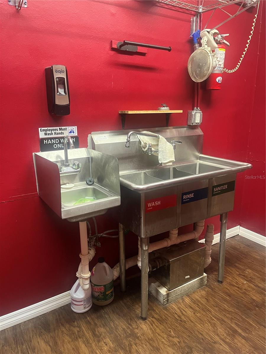 MOUNT DORA - Commercial Lease