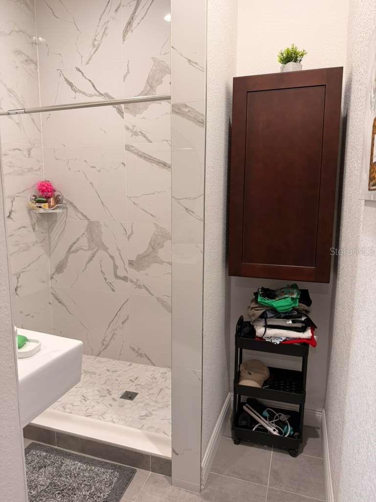 FAIRWAY OAKS - Residential