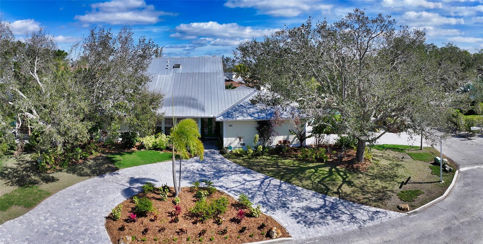 614 TROPICAL CIRCLE