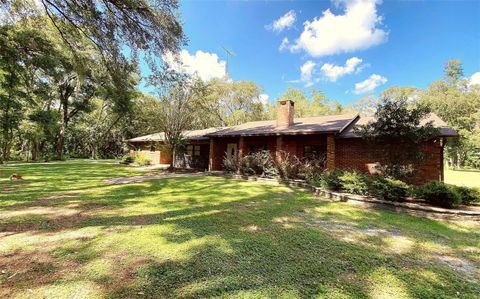 A home in LADY LAKE