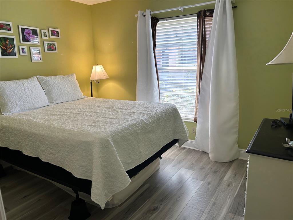 PEBBLE SPRINGS - Residential Lease