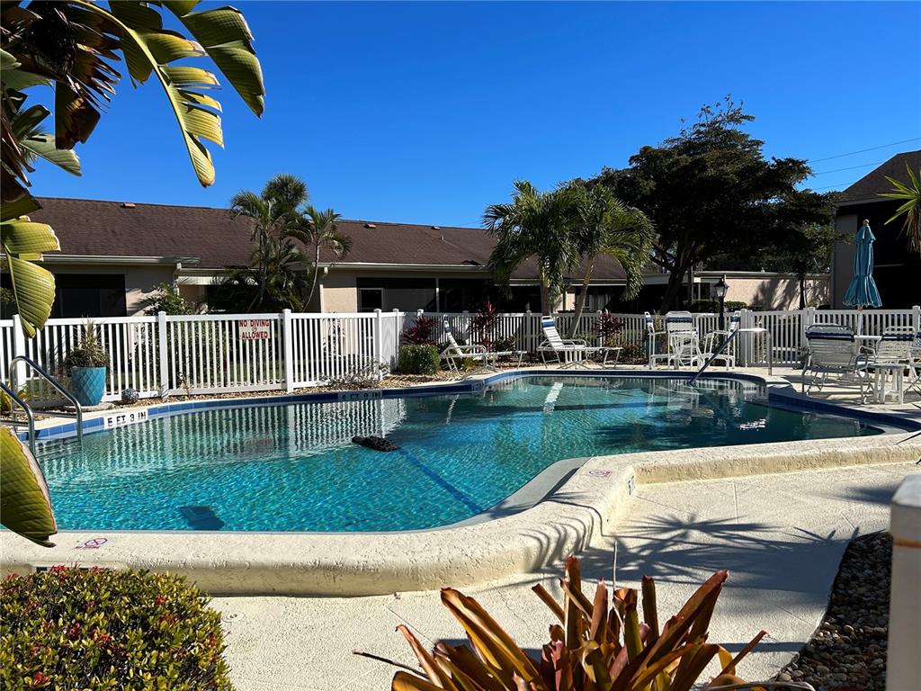 PEBBLE SPRINGS - Residential Lease