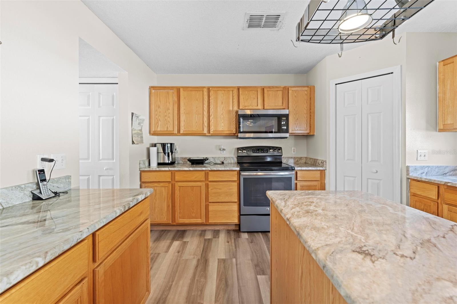 SPRING HILL - Residential