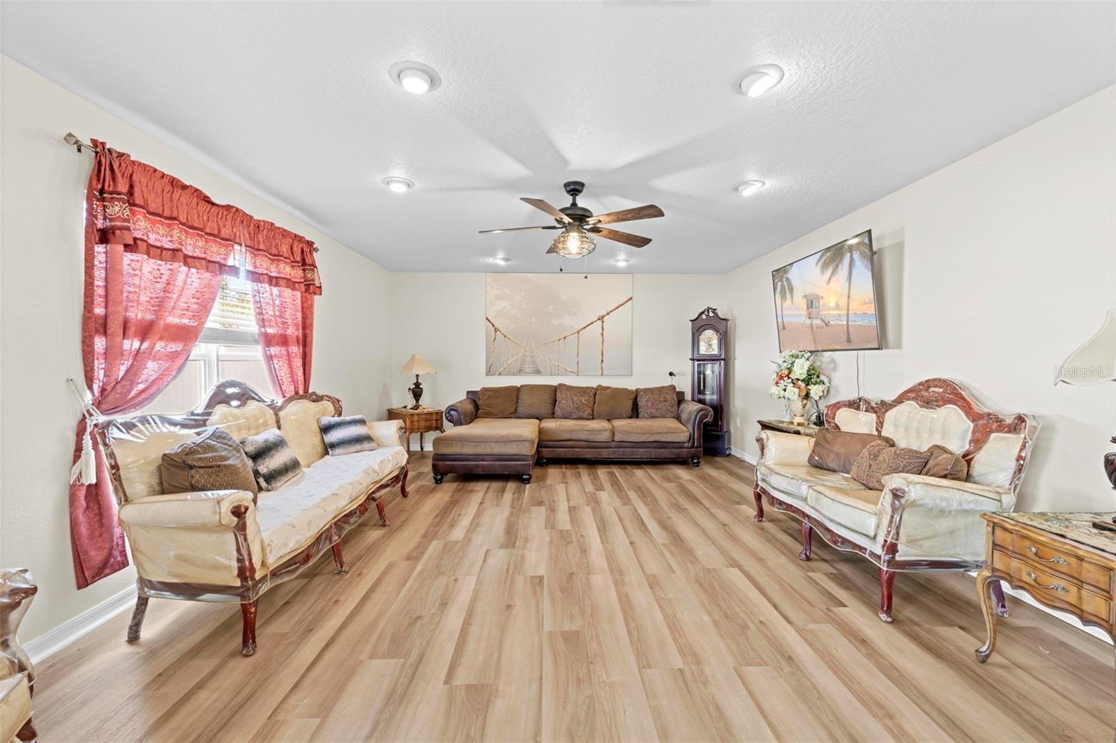 SPRING HILL - Residential