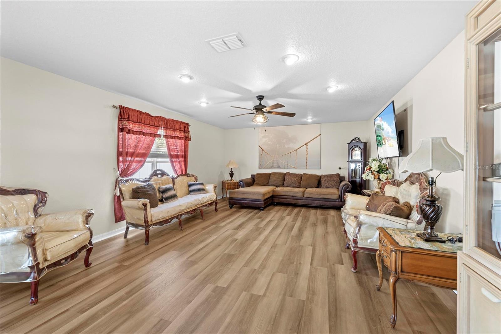 SPRING HILL - Residential