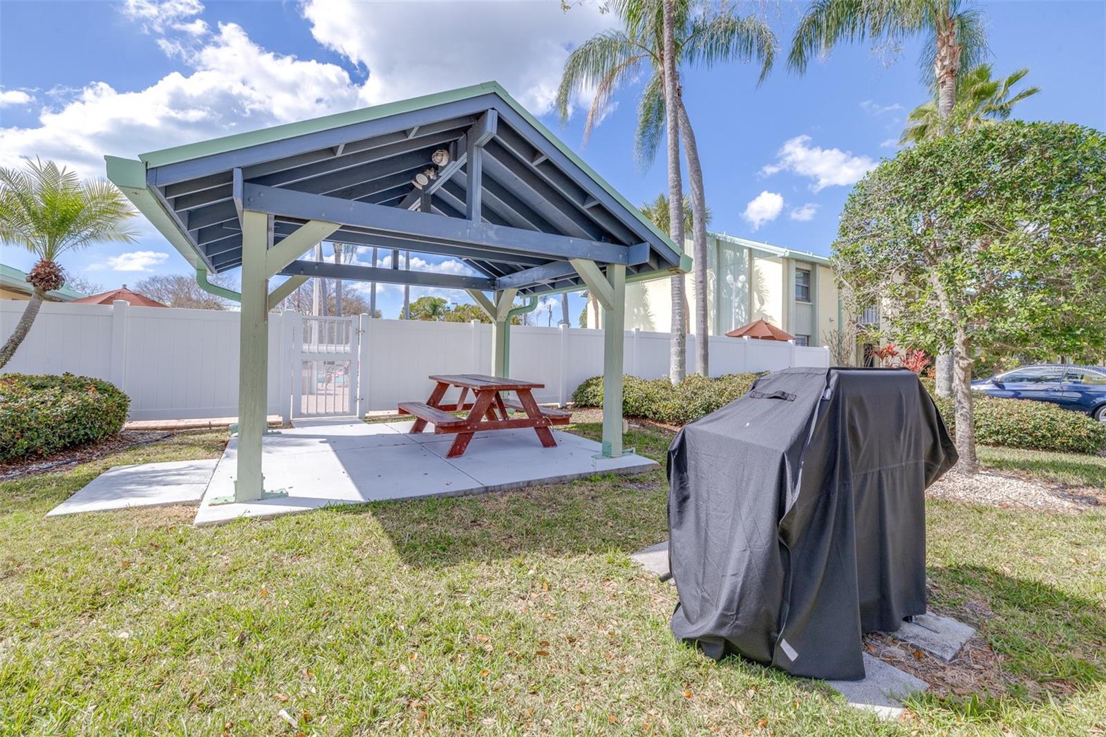 WILLOWS THE CONDO - Residential