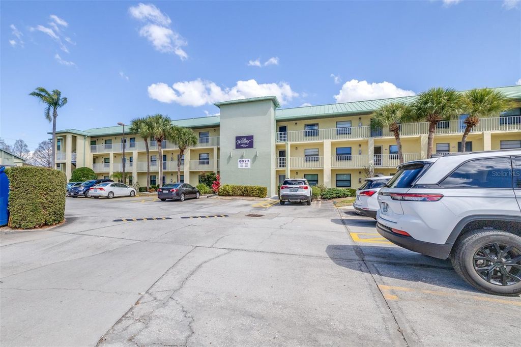 Photo of 6077 113th Street #621, Seminole, FL 33772 (MLS # TB8481930)