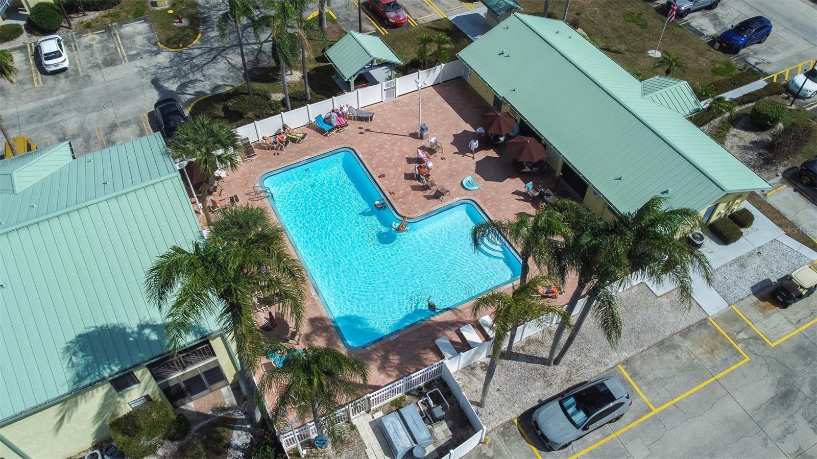 WILLOWS THE CONDO - Residential