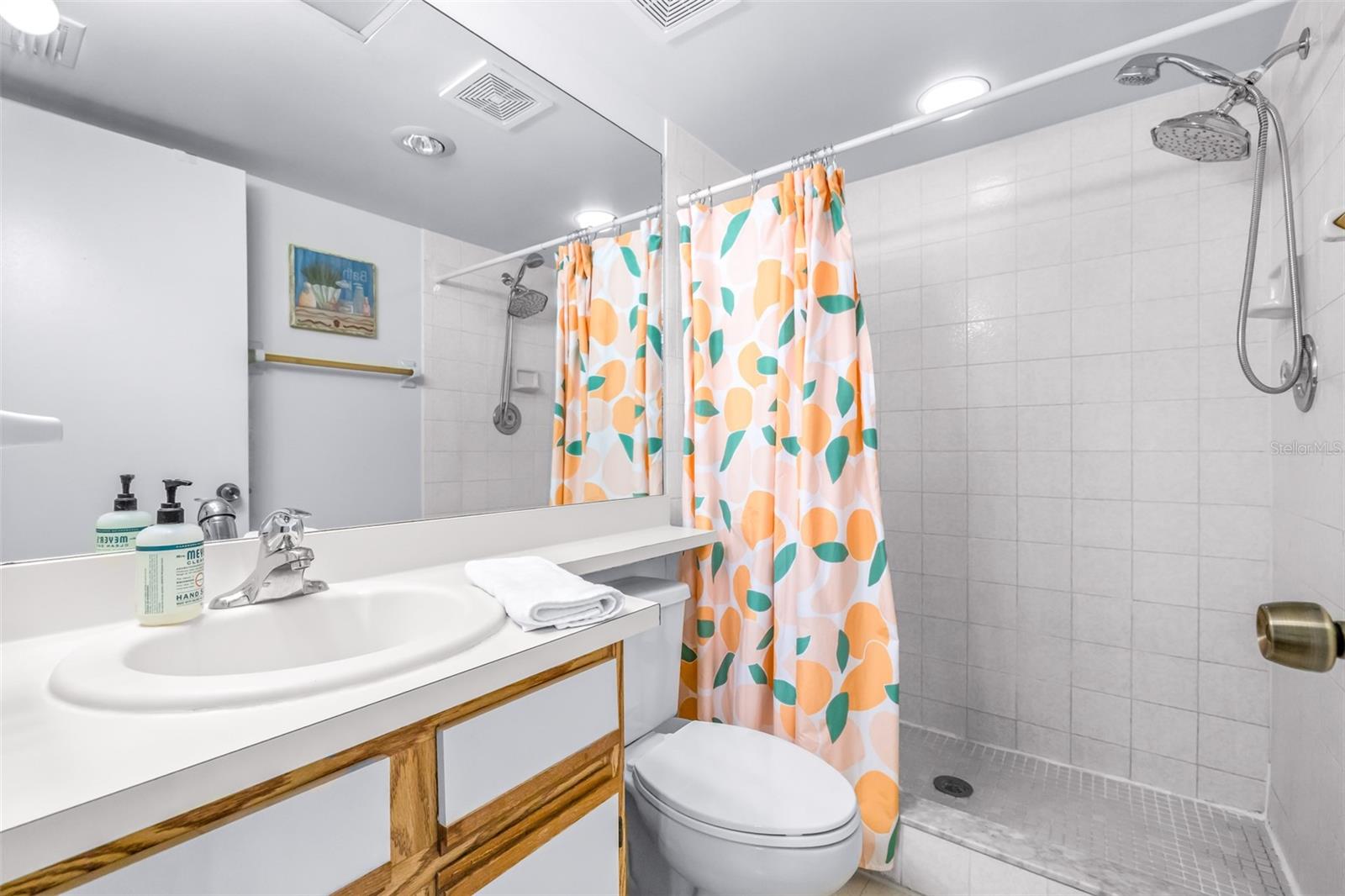 WILLOWS THE CONDO - Residential