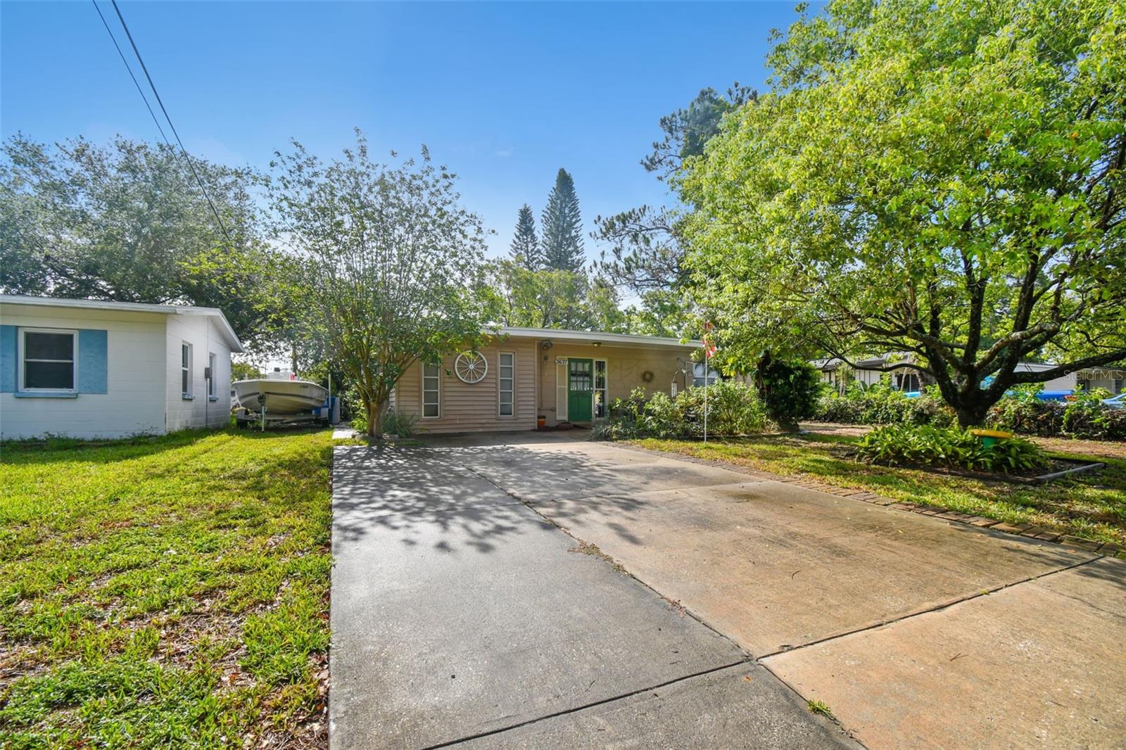 MILES PINES - Residential