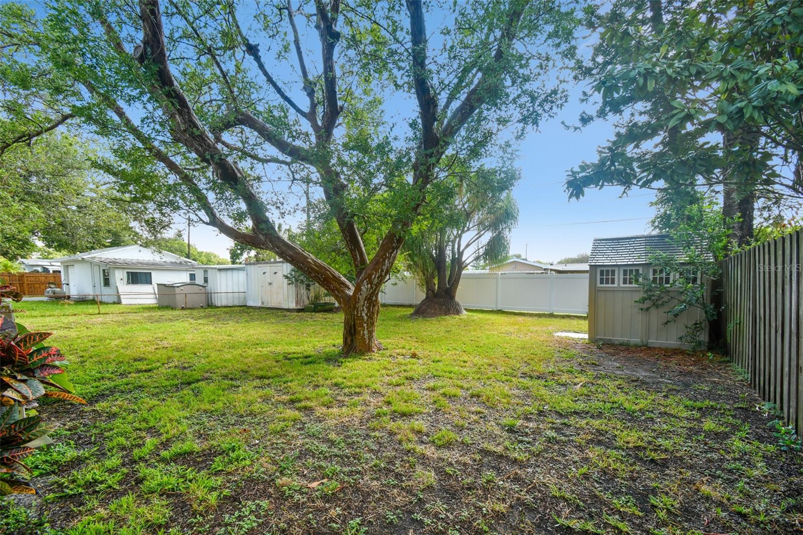 MILES PINES - Residential