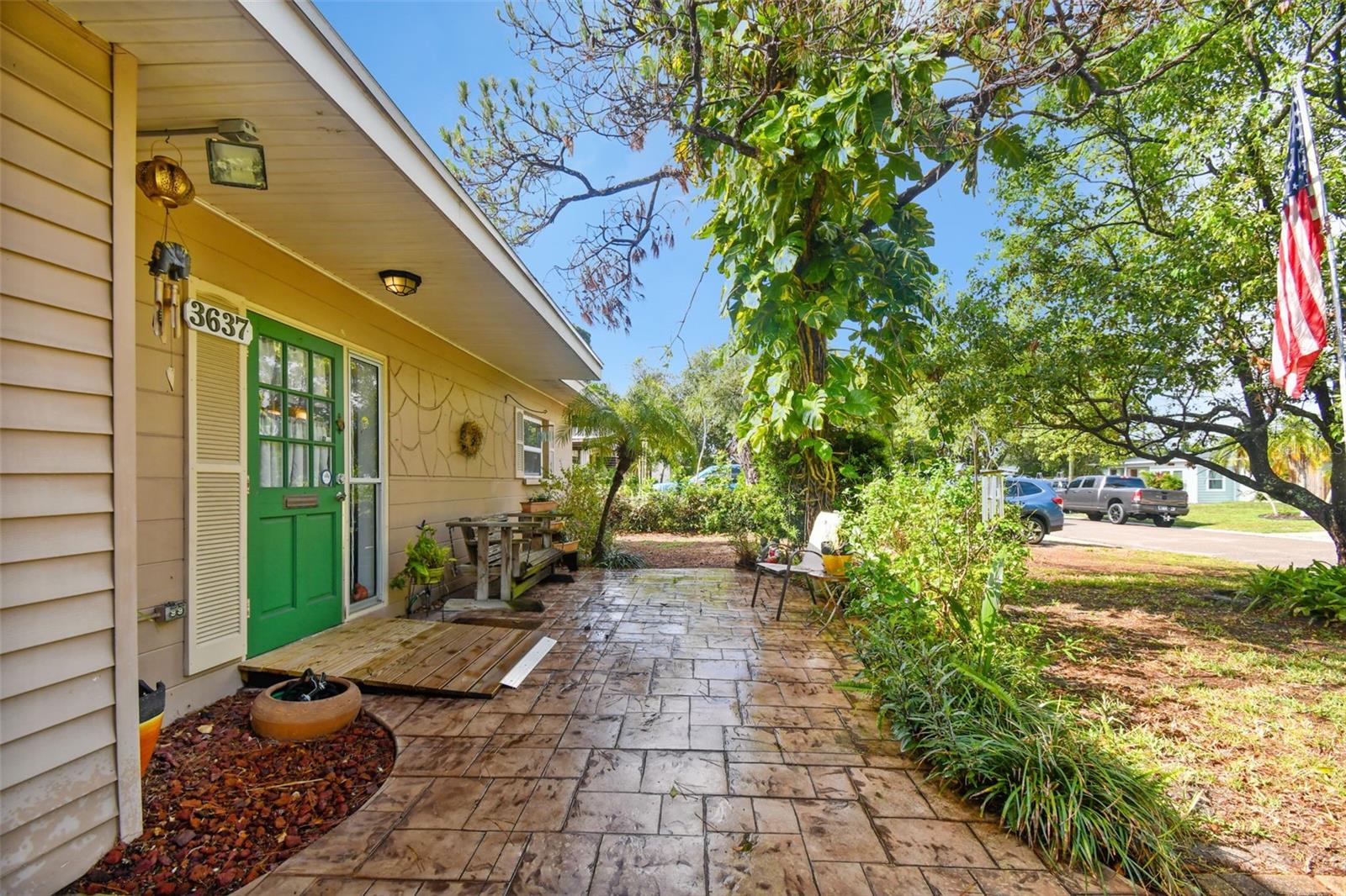 MILES PINES - Residential