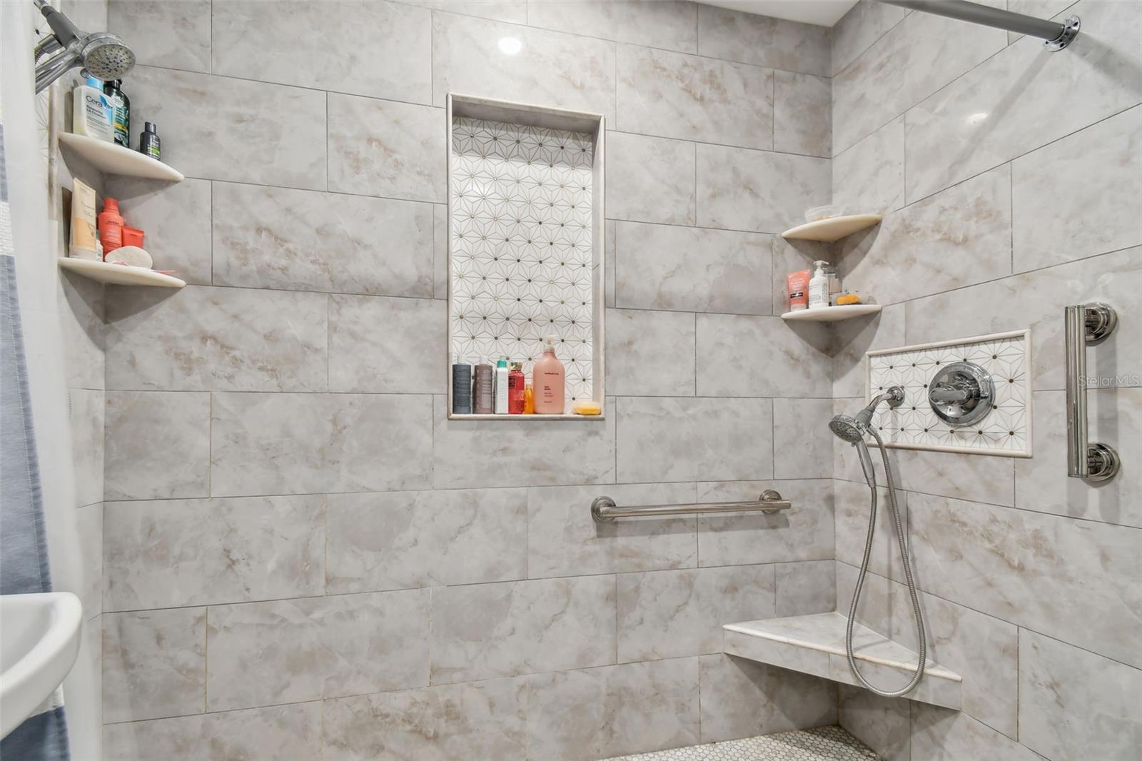 MILES PINES - Residential