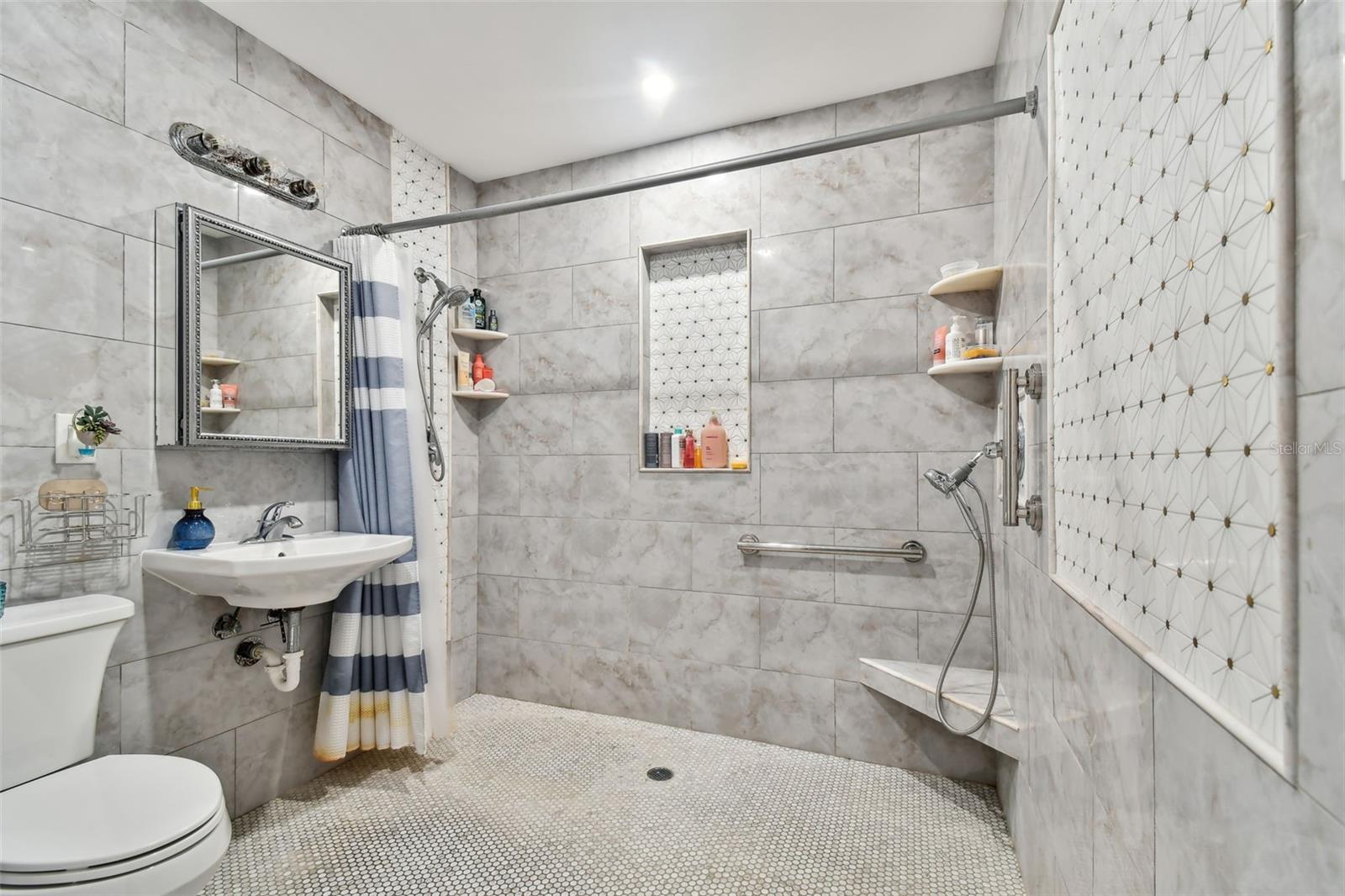 MILES PINES - Residential