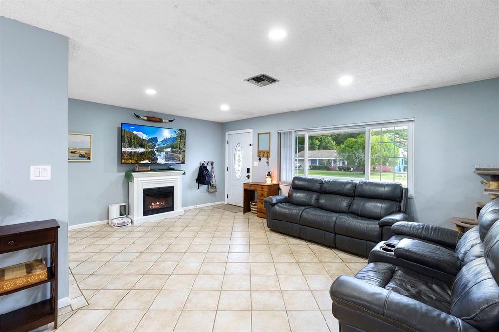Photo of 408 Century Avenue, Fruitland Park, FL 34731 (MLS # G5103086)