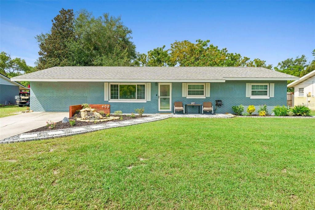 Photo of 408 Century Avenue, Fruitland Park, FL 34731 (MLS # G5103086)