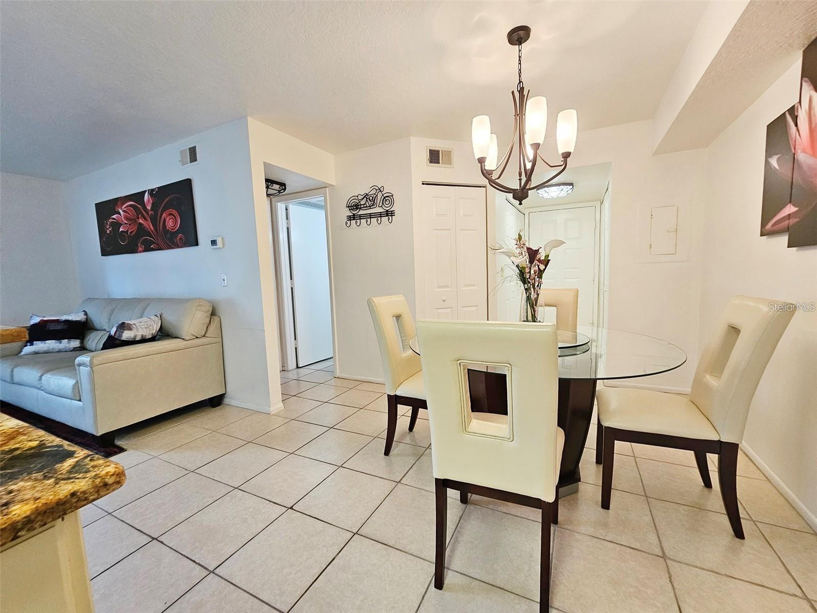 2067 HUNTERS GLEN DRIVE 313