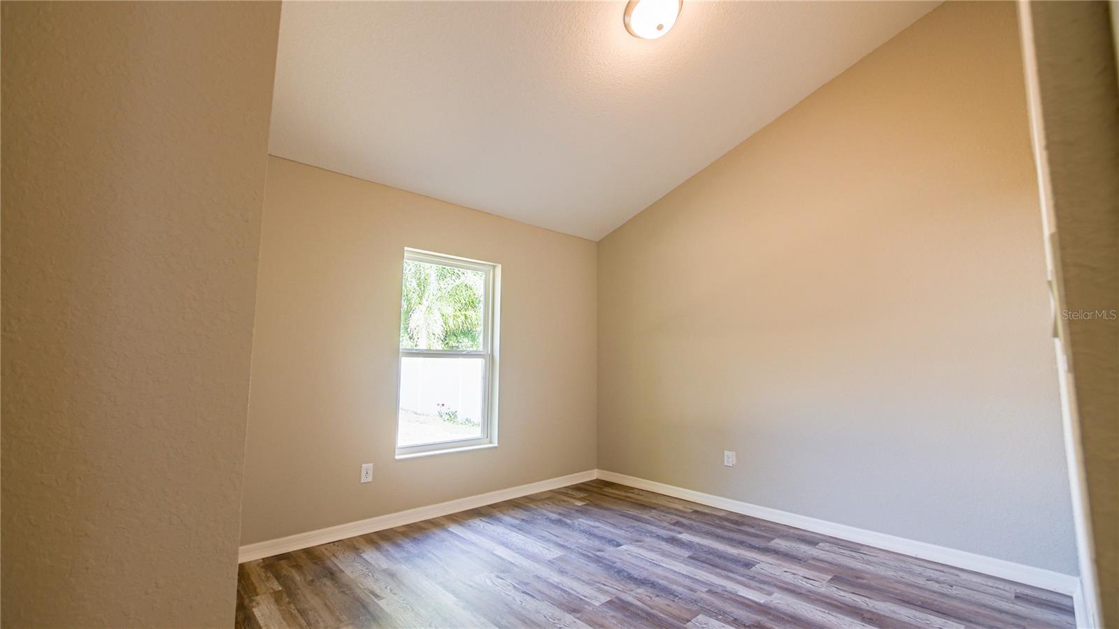 SILVER SPRINGS SHORES - Residential Lease