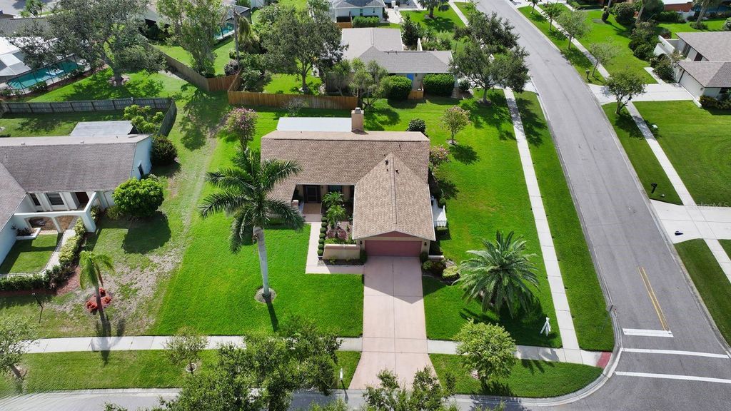 Photo of 6675 Easton Drive, Sarasota, FL 34238 (MLS # A4661504)